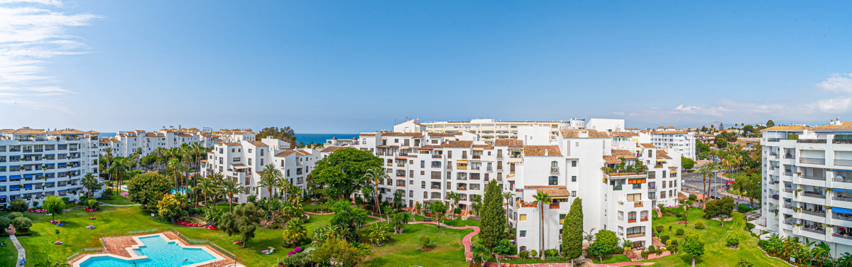A luxury penthouse in the heart of Puerto Banus.