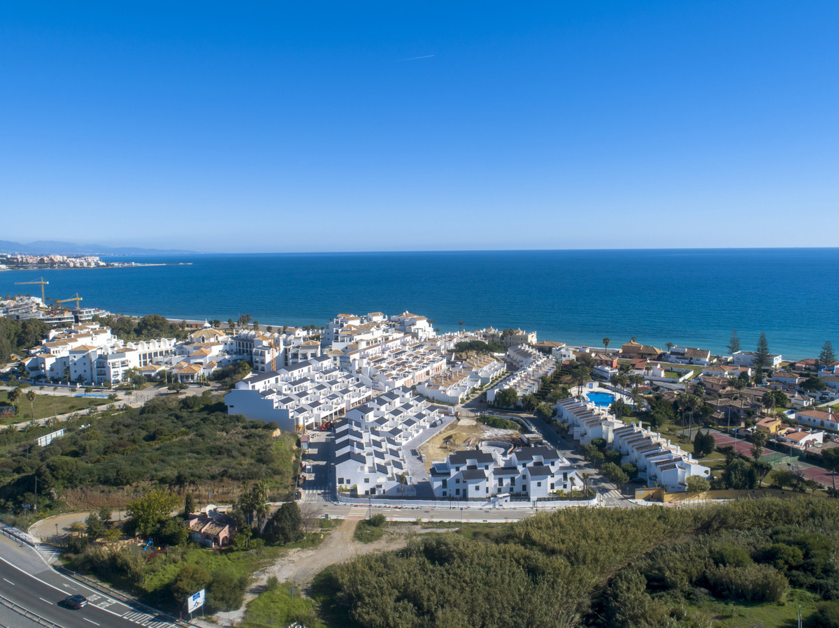 Luxury beachside apartments close to Estepona