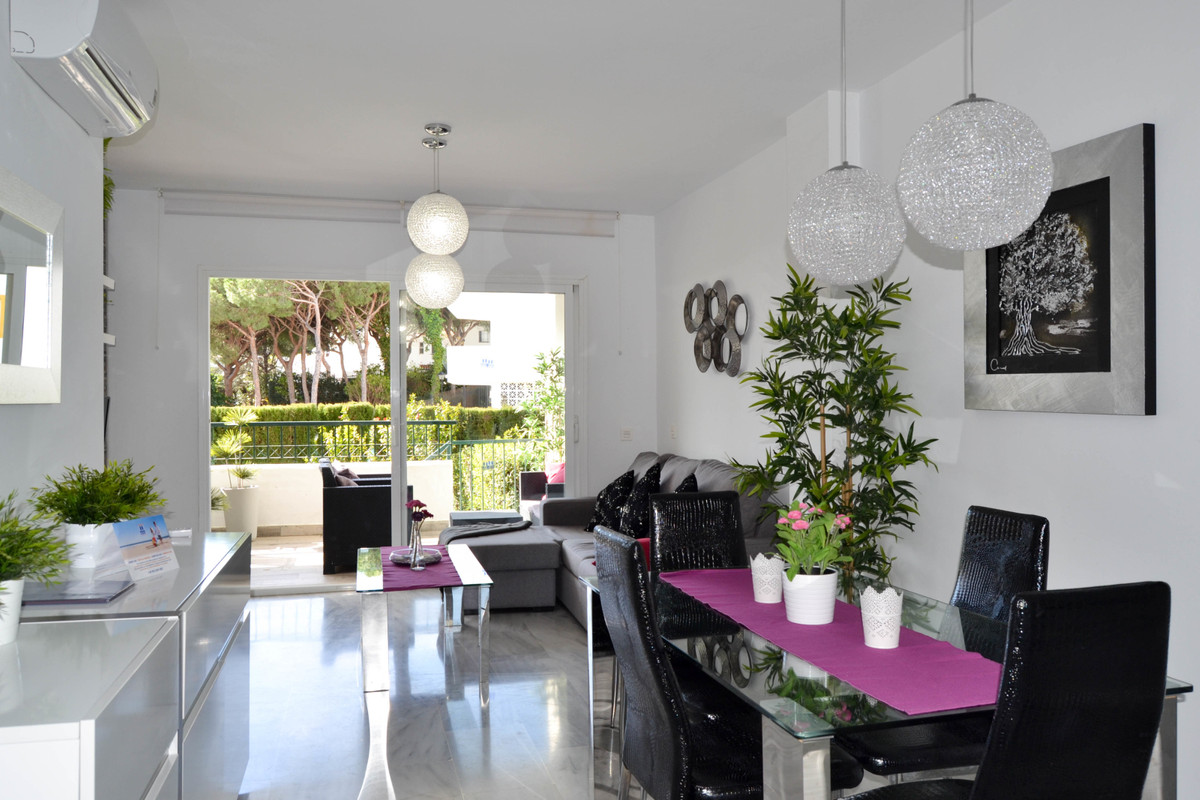2 Bedroom Ground Floor Apartment For Sale Calahonda, Costa del Sol - HP3329146