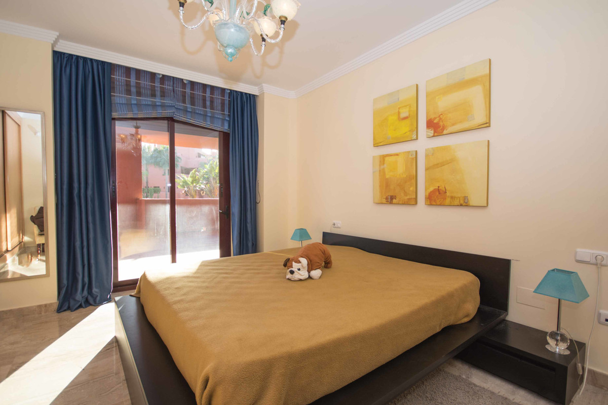4 bedroom Apartment For Sale in New Golden Mile, Málaga - thumb 3