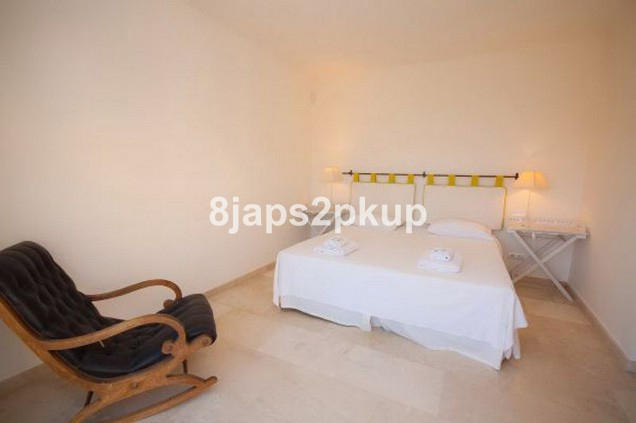5 bedrooms Apartment in La Duquesa