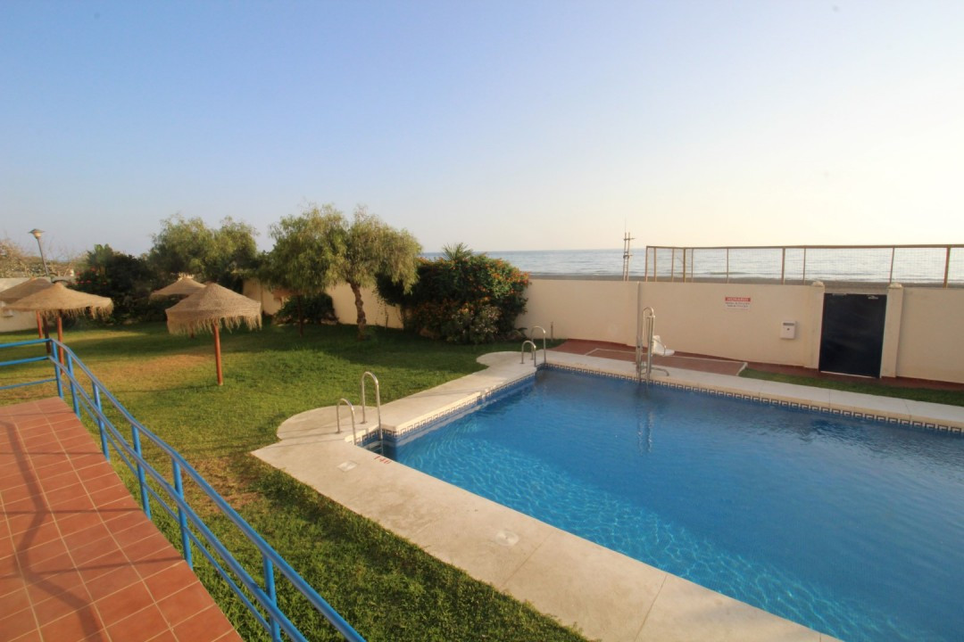 Apartment in Torrox Costa, located in an unbeatable location.