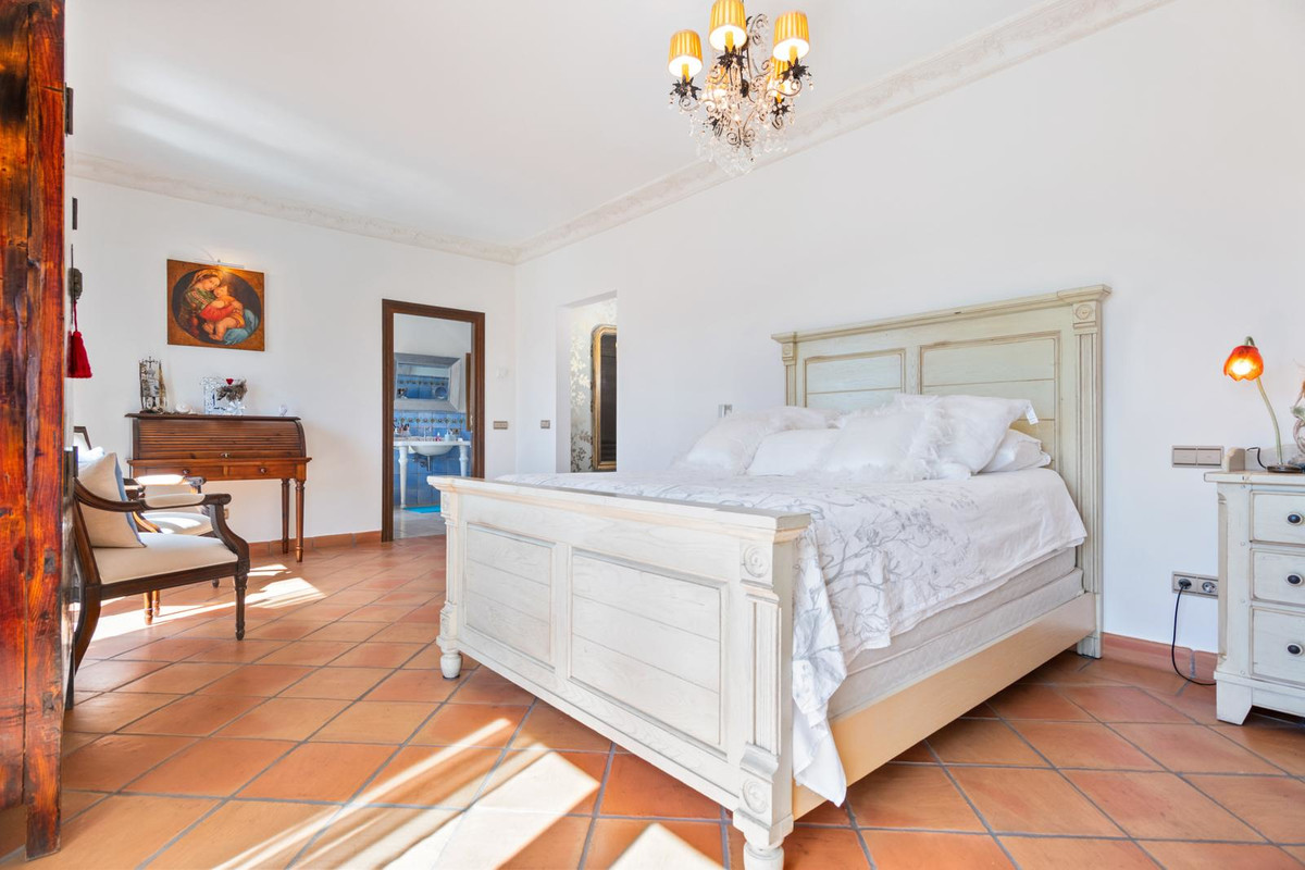 5 bedroom Villa For Sale in Marbella, Málaga - thumb 20