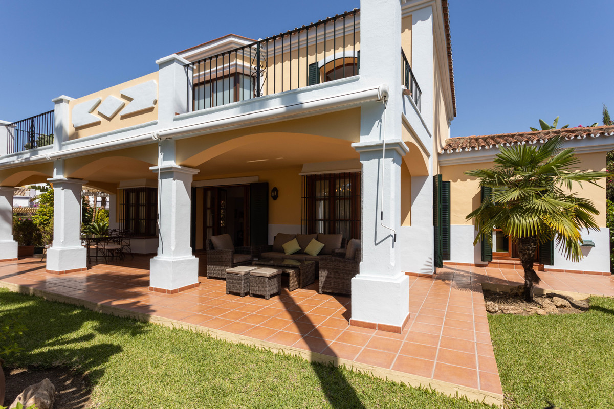  Villa, Detached en venta en Guadalmina Alta