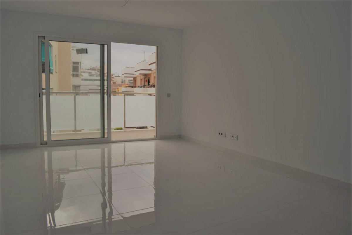 3 bedroom Apartment For Sale in Marbella, Málaga - thumb 2