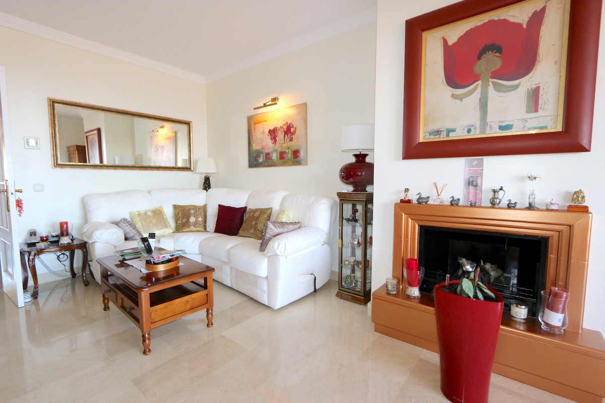 3 bedroom Apartment For Sale in Los Pacos, Málaga - thumb 5