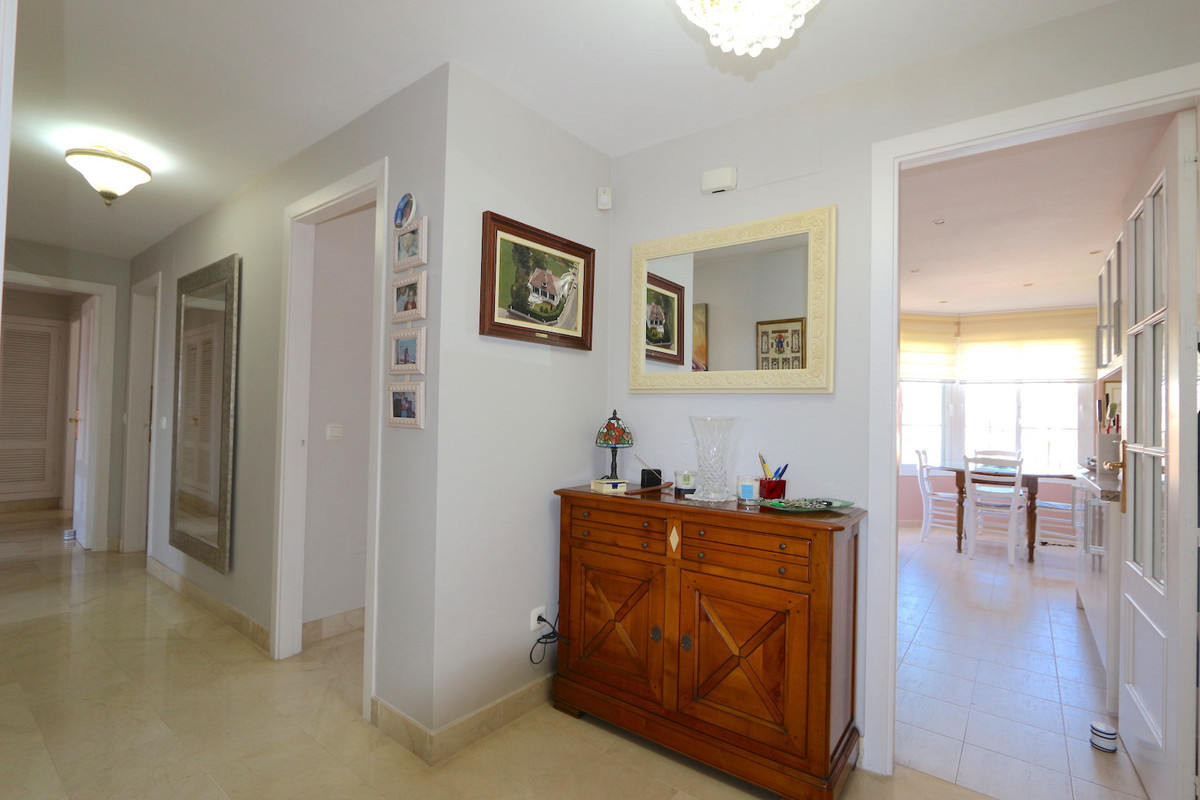 3 bedroom Apartment For Sale in Los Pacos, Málaga - thumb 6