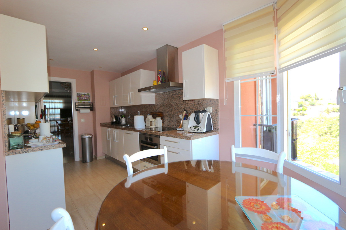 3 bedroom Apartment For Sale in Los Pacos, Málaga - thumb 9
