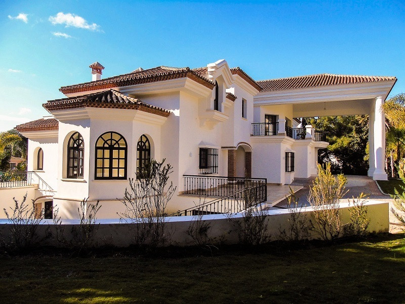 6 bedroom Villa For Sale in Nueva Andalucía, Málaga - thumb 23