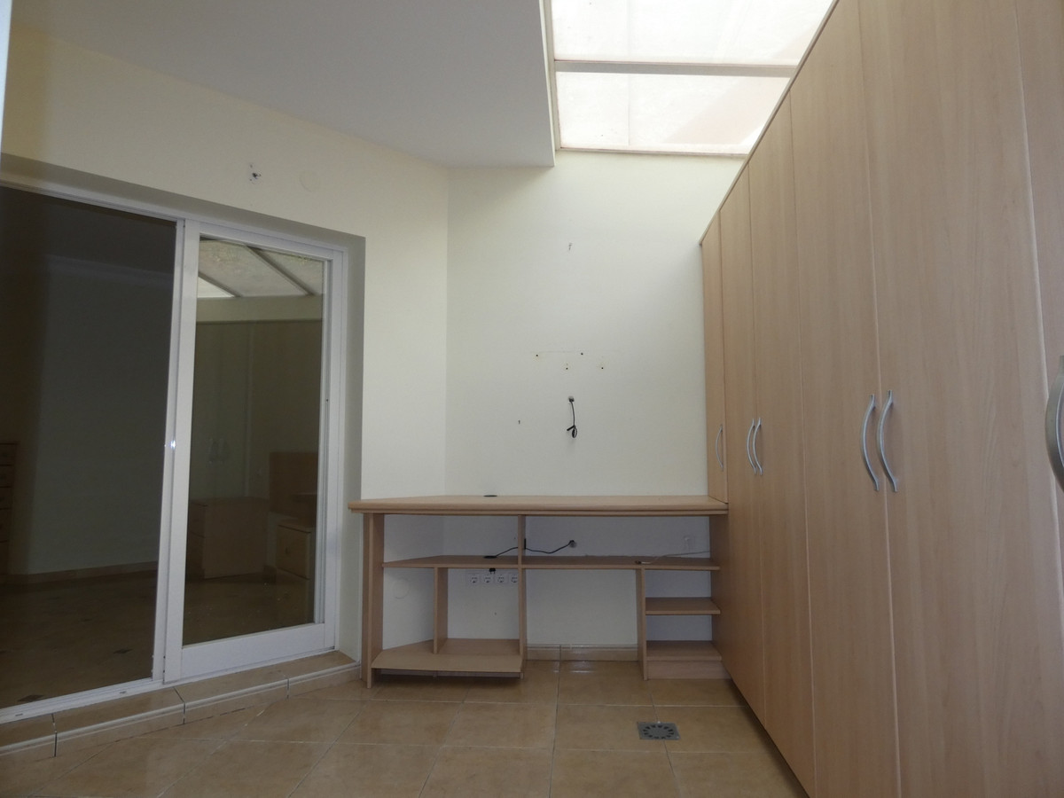 2 bedroom Apartment For Sale in Calahonda, Málaga - thumb 7