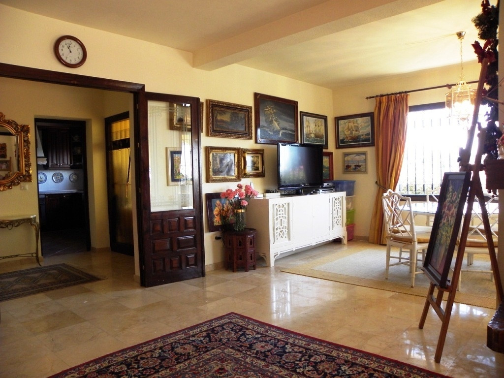 Villa con 3 Dormitorios en Venta Benalmadena