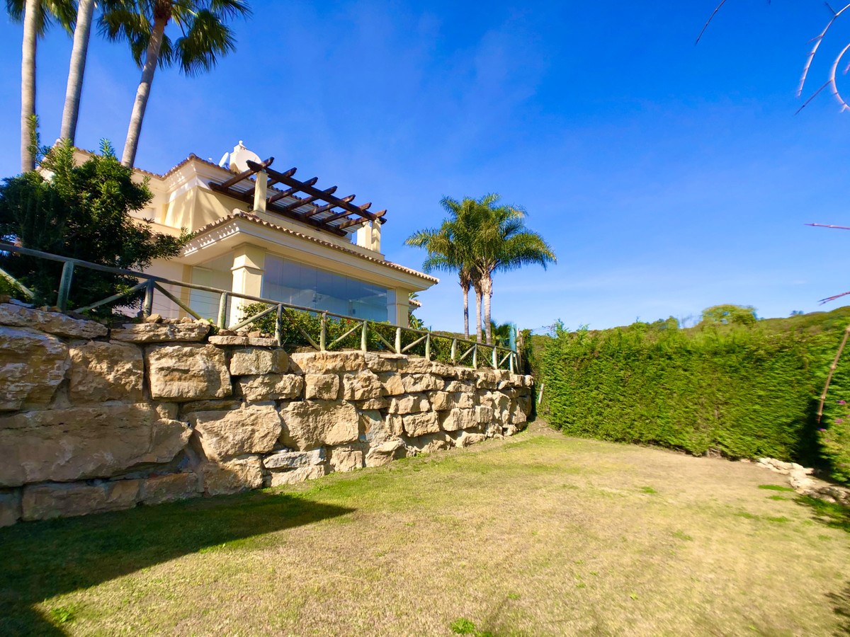 Detached Villa for sale in Santa Clara R2843636