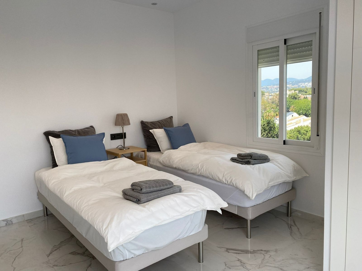 3 bedroom Apartment For Sale in Puerto Banús, Málaga - thumb 15
