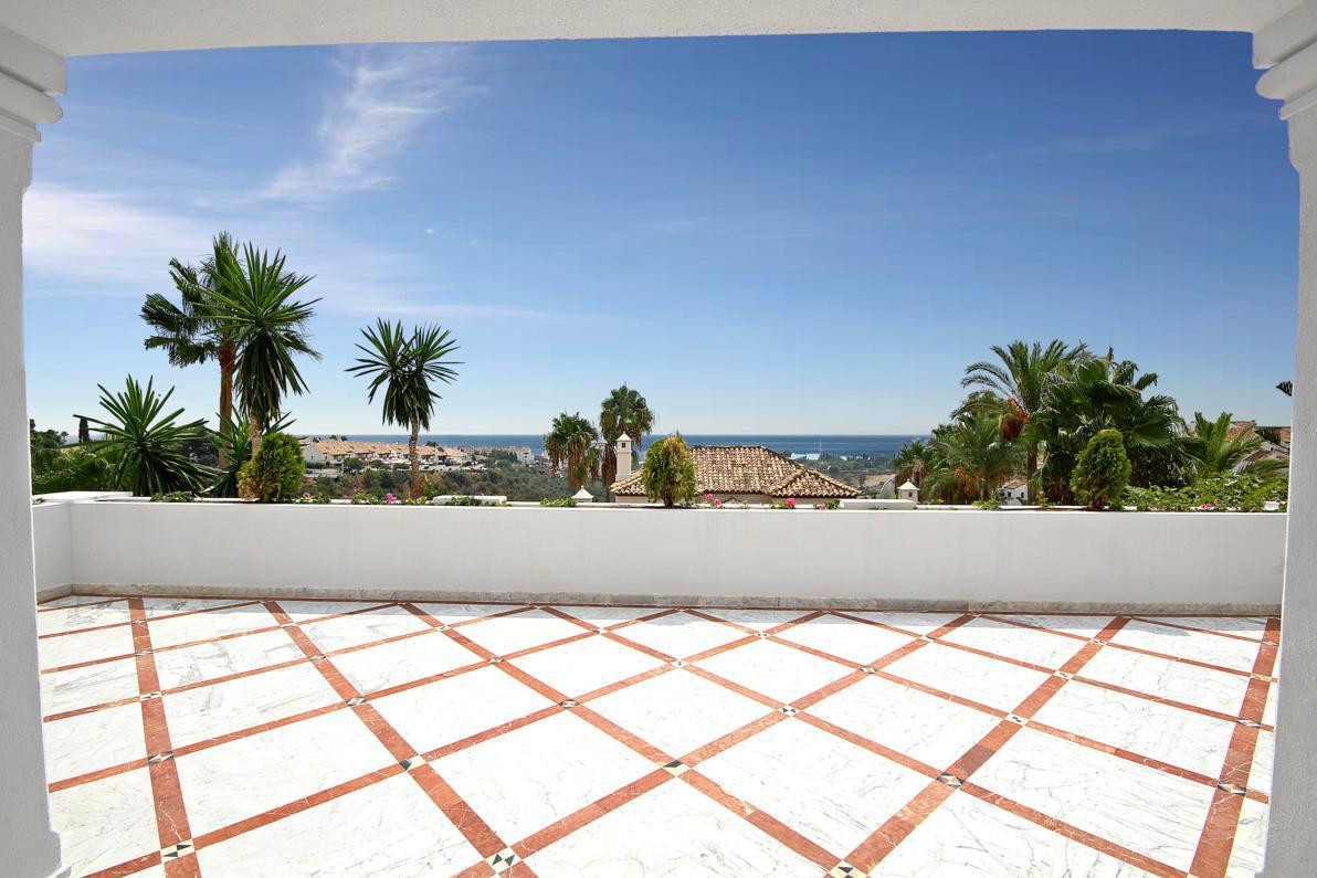 4 bedroom Villa For Sale in Marbella, Málaga - thumb 32