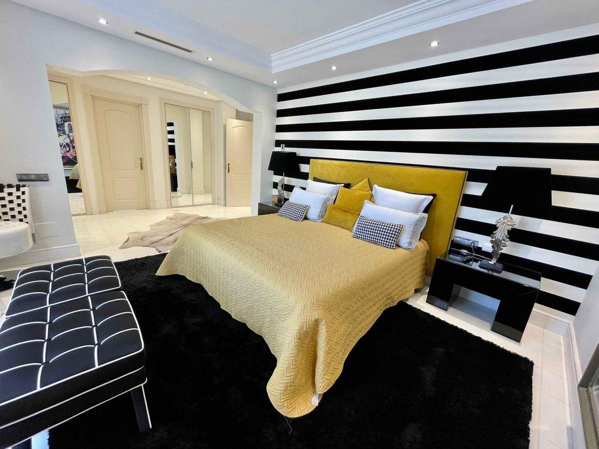3 bedroom Apartment For Sale in Puerto Banús, Málaga - thumb 22