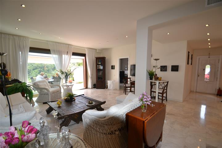 3 bedroom Apartment For Sale in La Mairena, Málaga - thumb 4