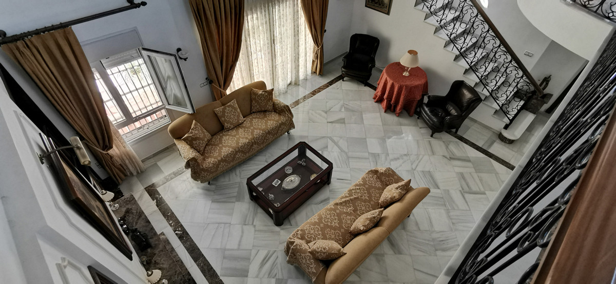 5 Schlafzimmer Freistehende Villa Zu Verkaufen Estepona