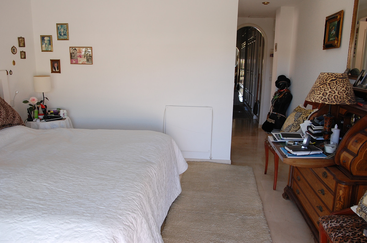 4 bedroom Apartment For Sale in Torrequebrada, Málaga - thumb 20