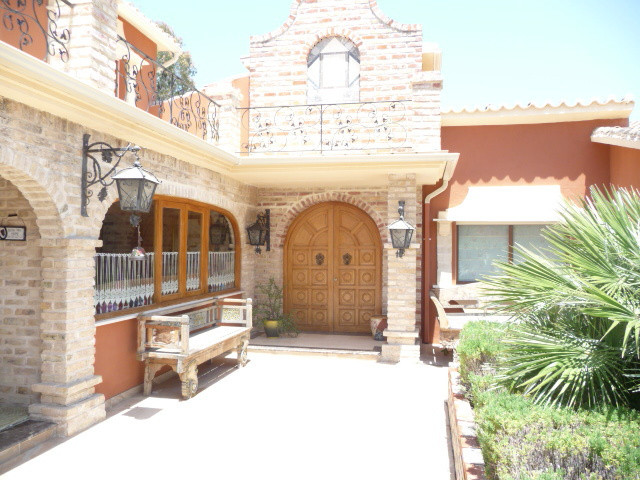 Detached Villa for sale in San Pedro de Alcántara R2536313