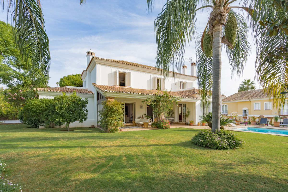 5 bedroom Villa For Sale in Elviria, Málaga - thumb 21
