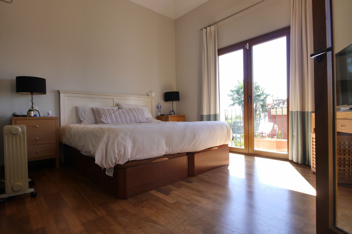 5 bedroom Villa For Sale in Nagüeles, Málaga - thumb 10