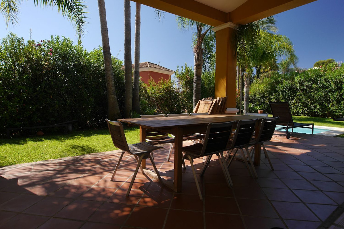 5 bedroom Villa For Sale in New Golden Mile, Málaga - thumb 20