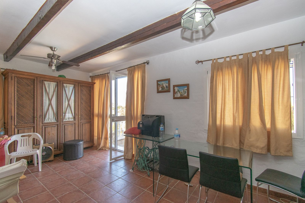 4 bedroom Villa For Sale in Campo Mijas, Málaga - thumb 24