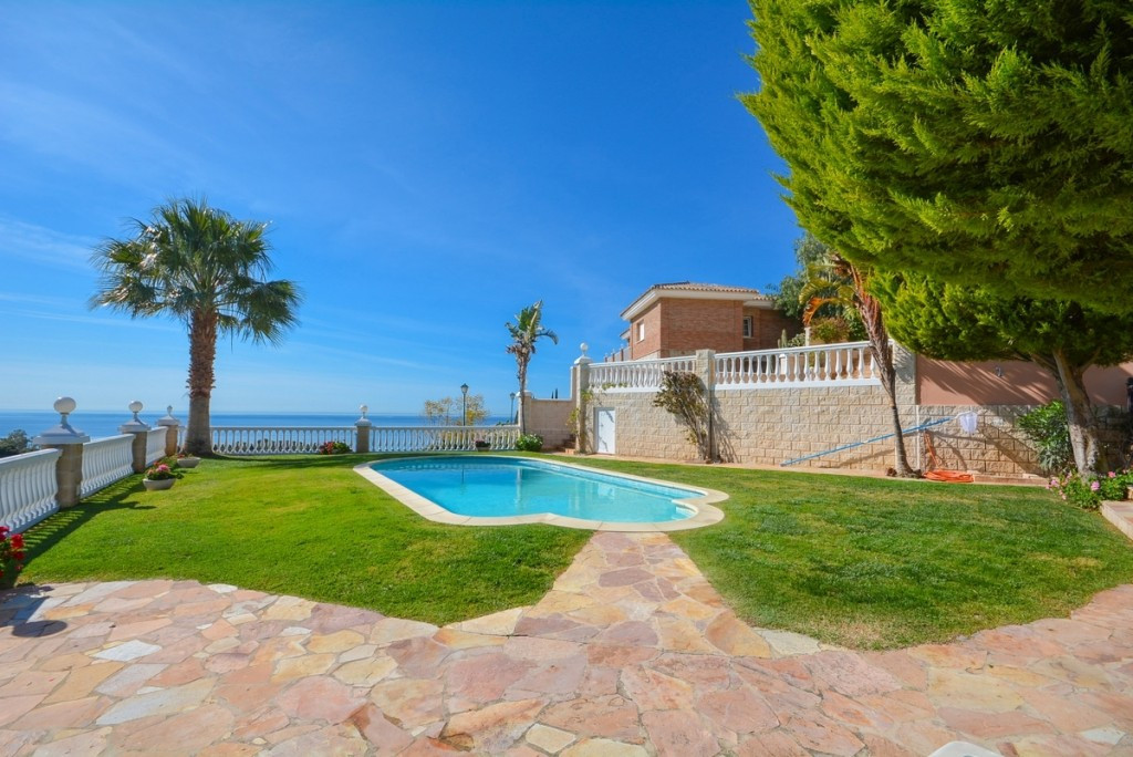 Wonderful Villa with in Benalmadena with beautiful sea views with self contained apartment.

It is d, Spain