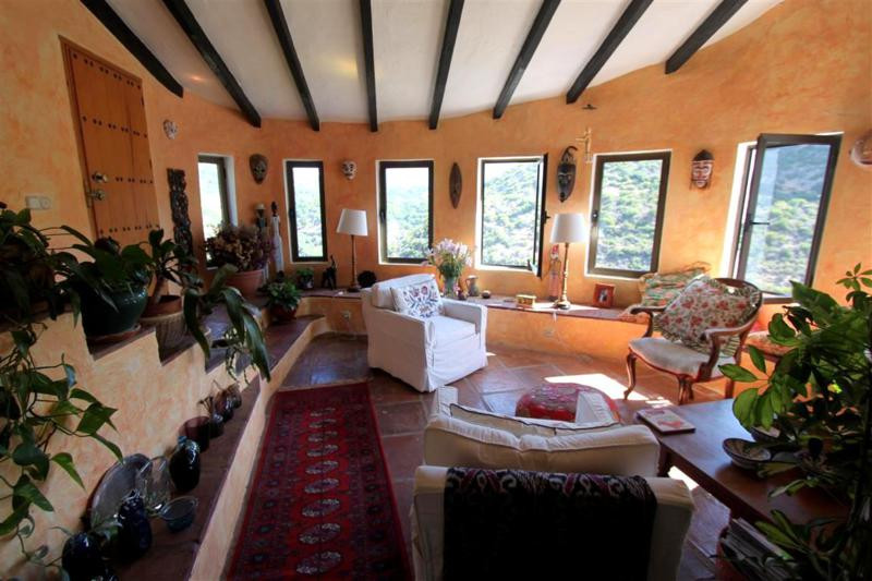 8 bedrooms Villa in Casares