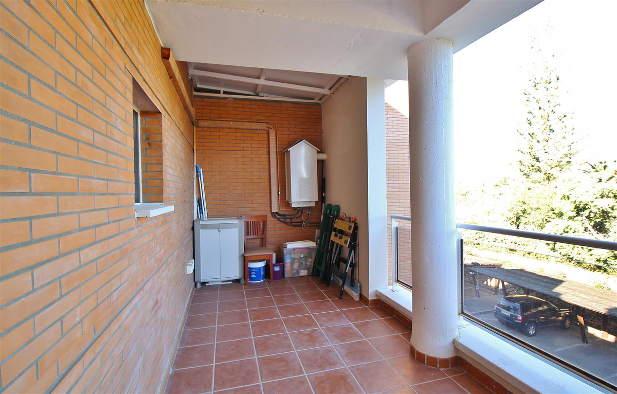 4 bedroom Apartment For Sale in Estepona, Málaga - thumb 13