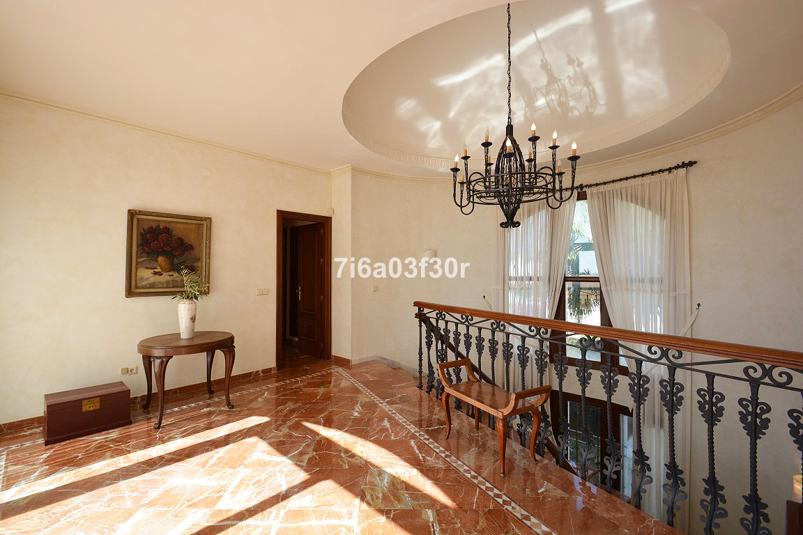 Villa te koop in Nueva Andalucía R2607917