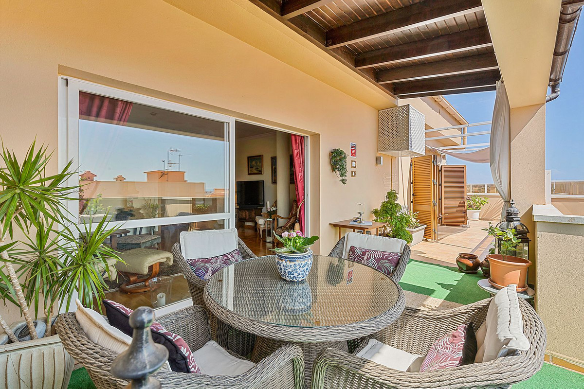						Apartamento  Ático
													en venta 
																			 en Fuengirola
					