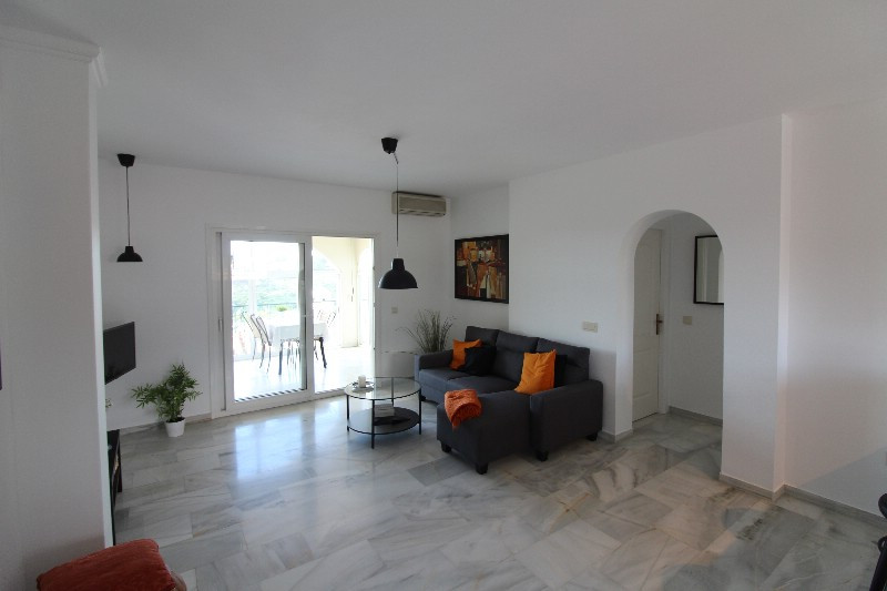 2 bedroom Apartment For Sale in Mijas Costa, Málaga - thumb 2