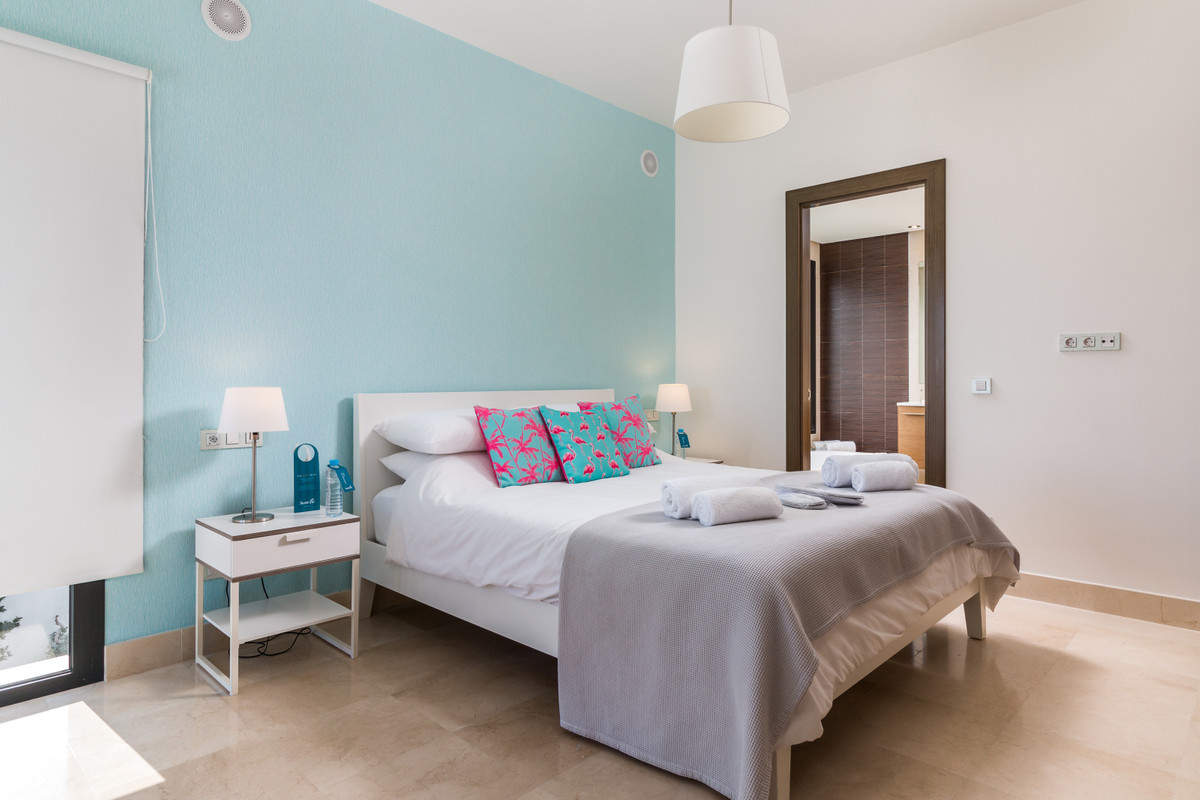 5 bedroom Villa For Sale in Atalaya, Málaga - thumb 10