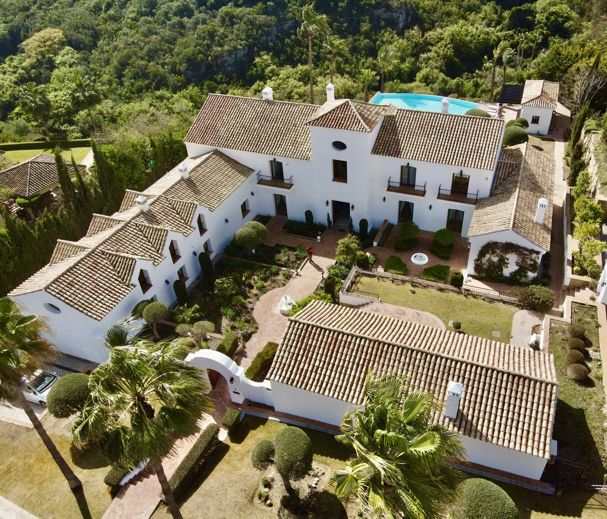 6 Bedroom Detached Villa For Sale Sotogrande Alto, Costa del Sol - HP3083107