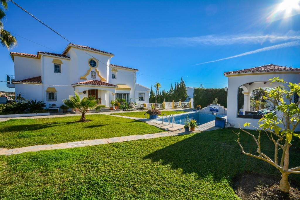 Villa zu verkaufen in Estepona R2833532
