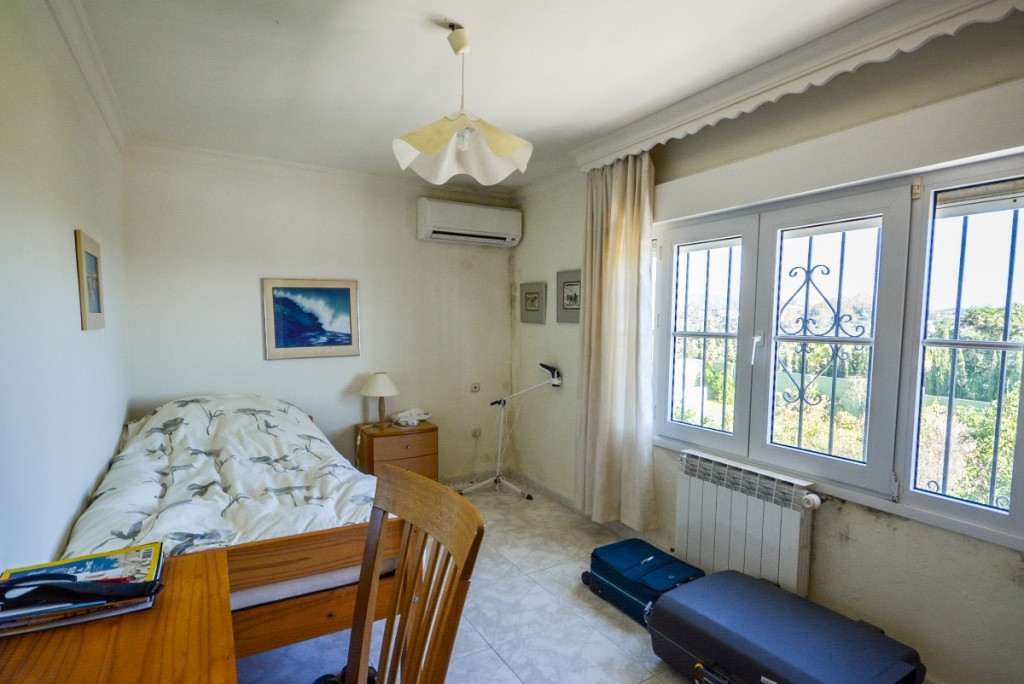 8 bedroom Villa For Sale in Estepona, Málaga - thumb 27
