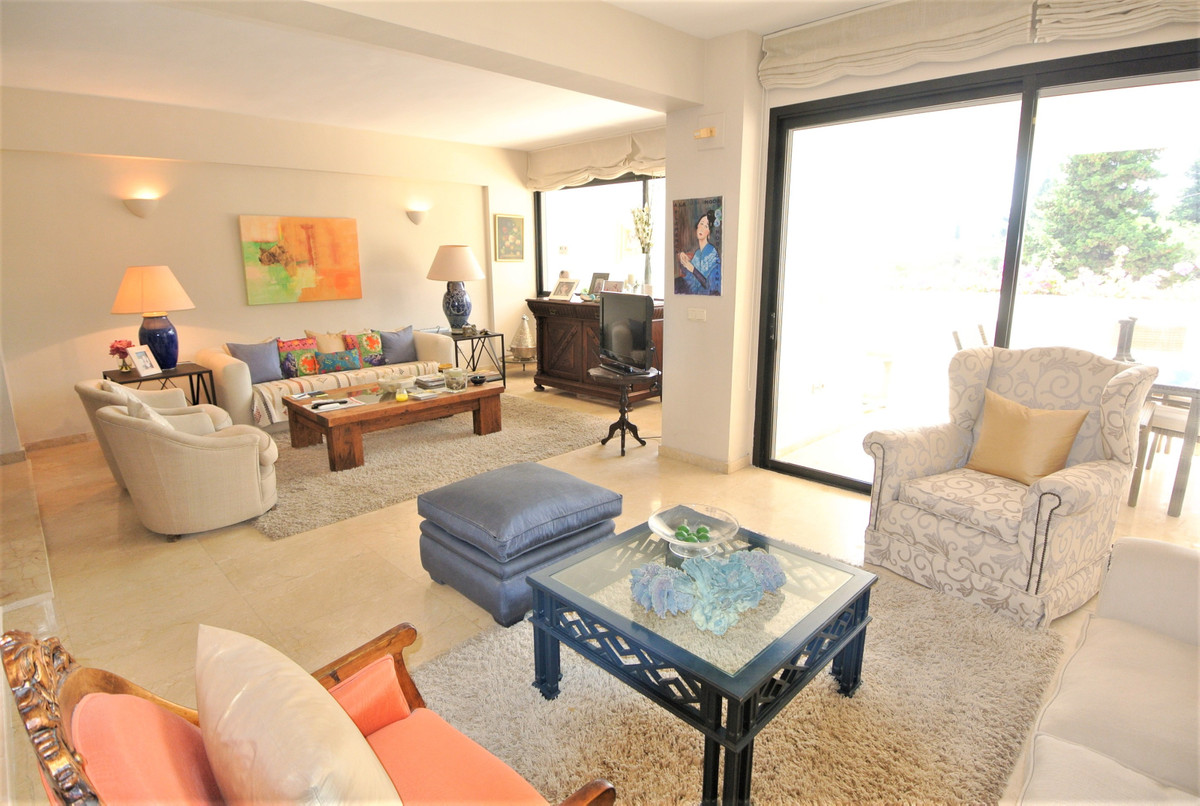 3 bedrooms Apartment in The Golden Mile