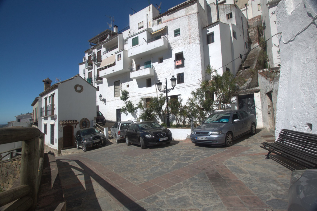 Semi-Detached House for sale in Casares, Costa del Sol