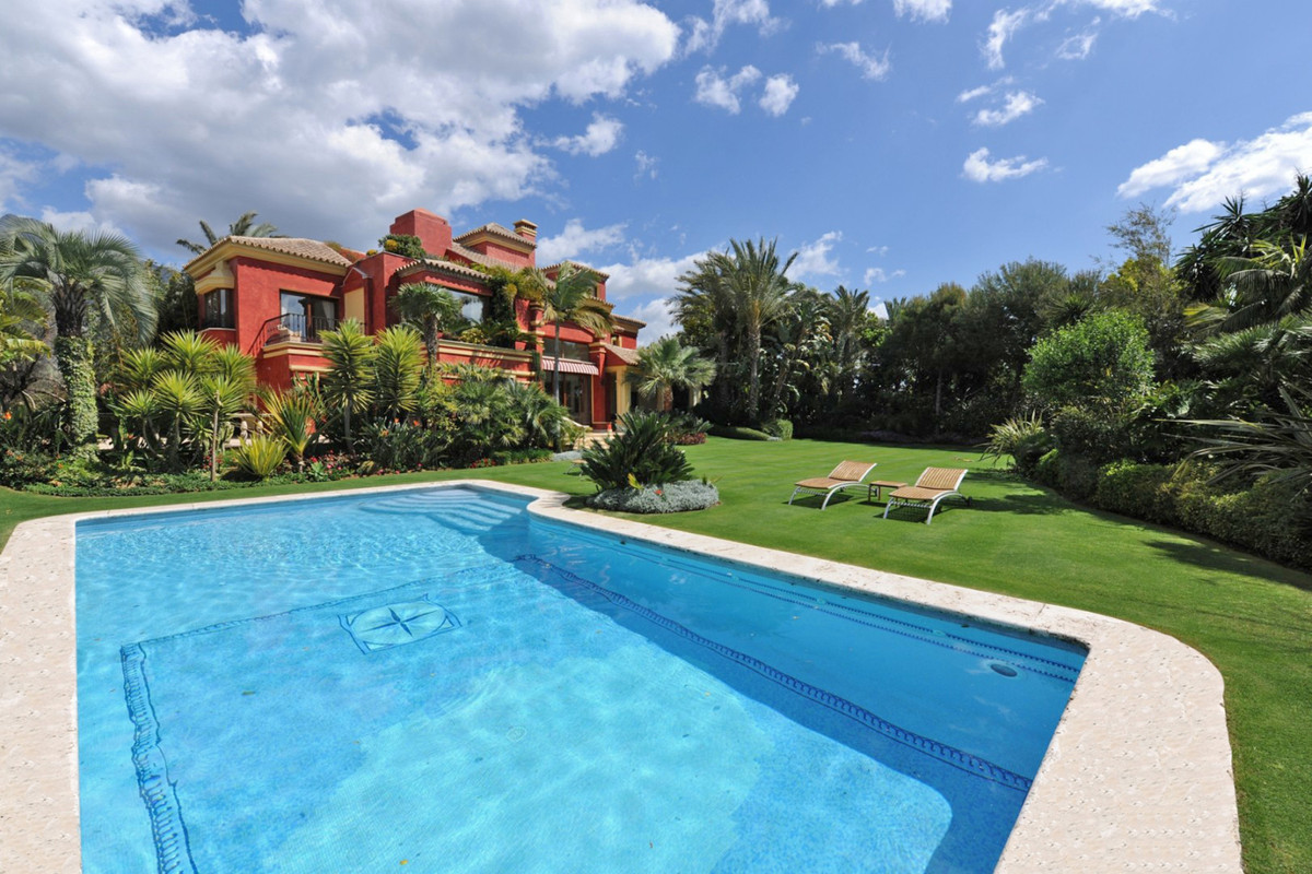 Detached Villa for sale in Marbella R2713664