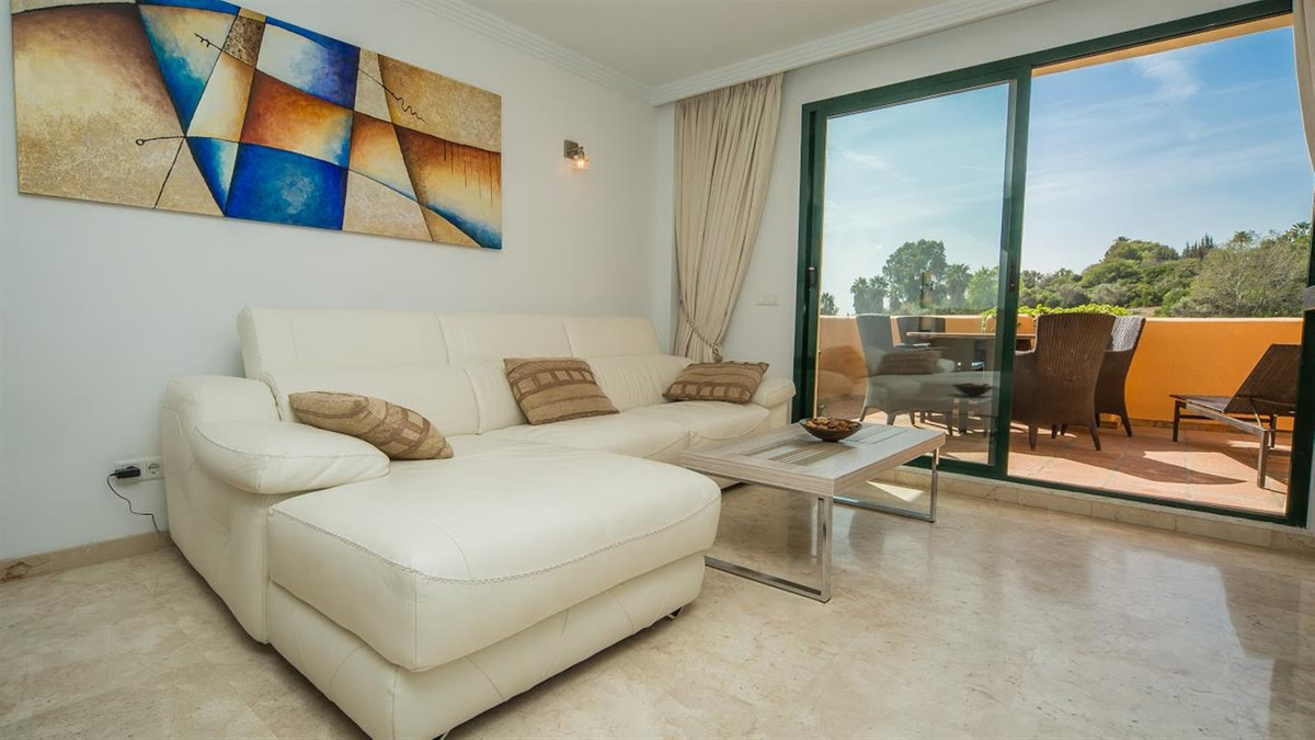 Apartment Penthouse in La Duquesa, Costa del Sol
