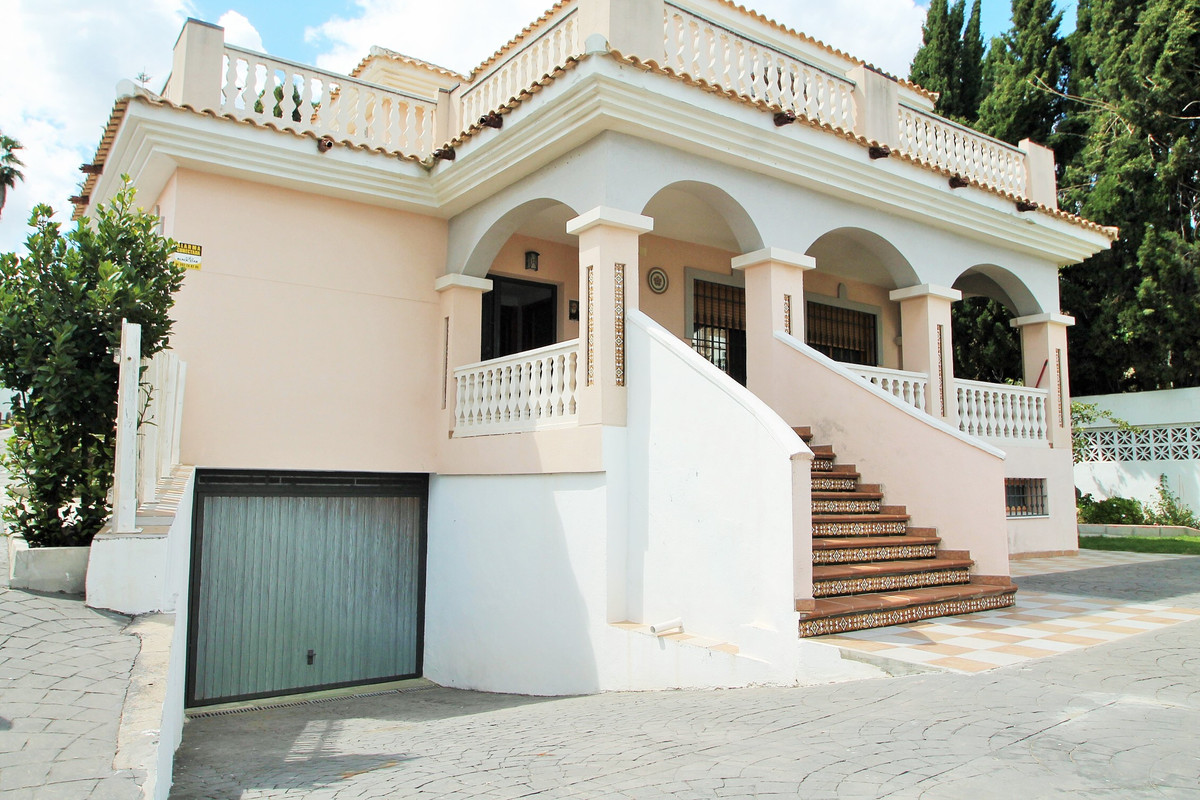 6 bedrooms Villa in Torremolinos