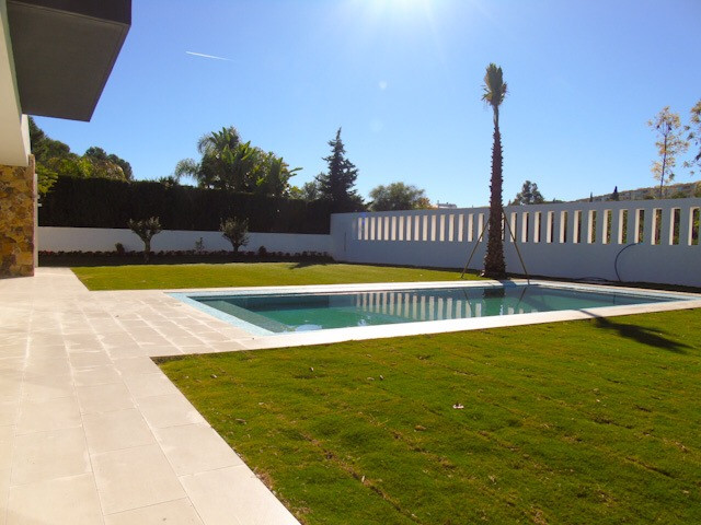 4 bedroom Villa For Sale in Nueva Andalucía, Málaga - thumb 15
