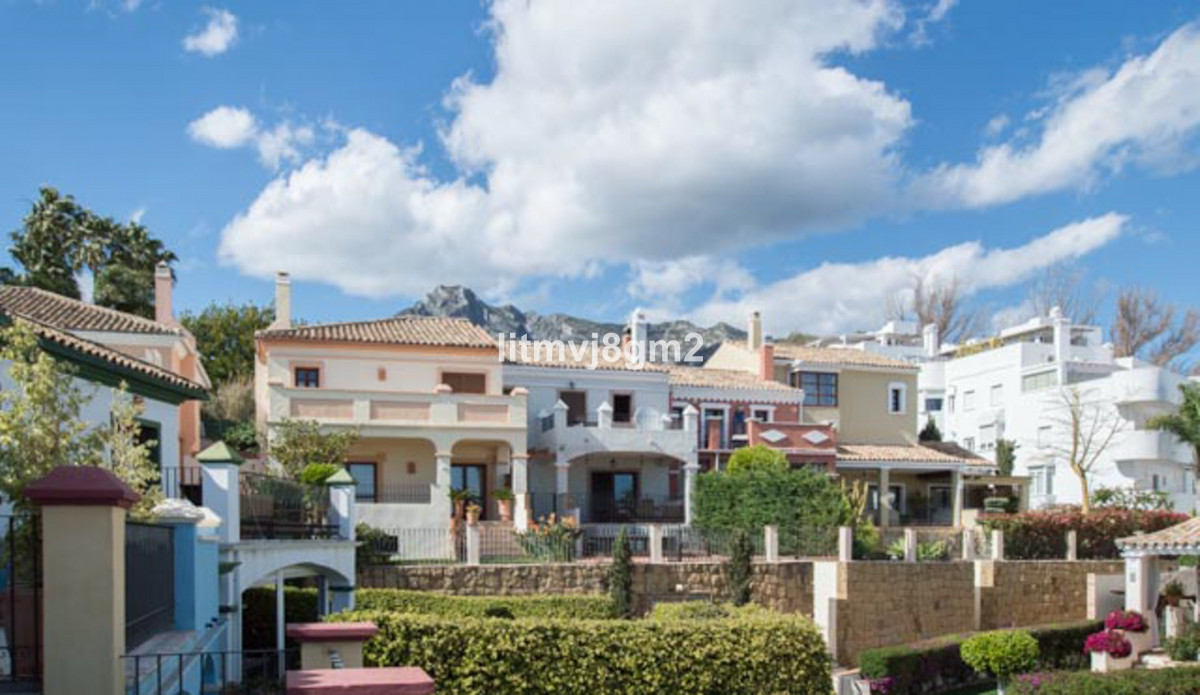 Townhouse for sale in The Golden Mile, Costa del Sol