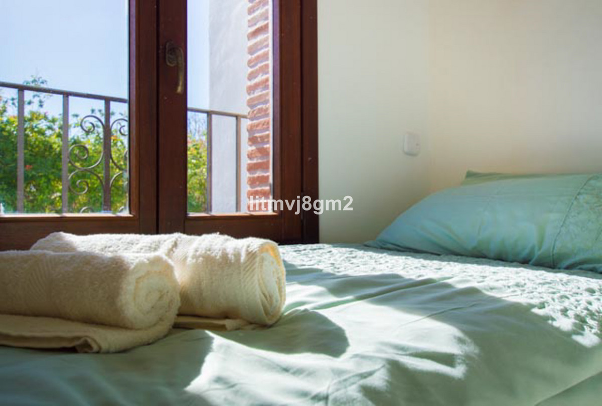 6 bedroom Townhouse For Sale in The Golden Mile, Málaga - thumb 26