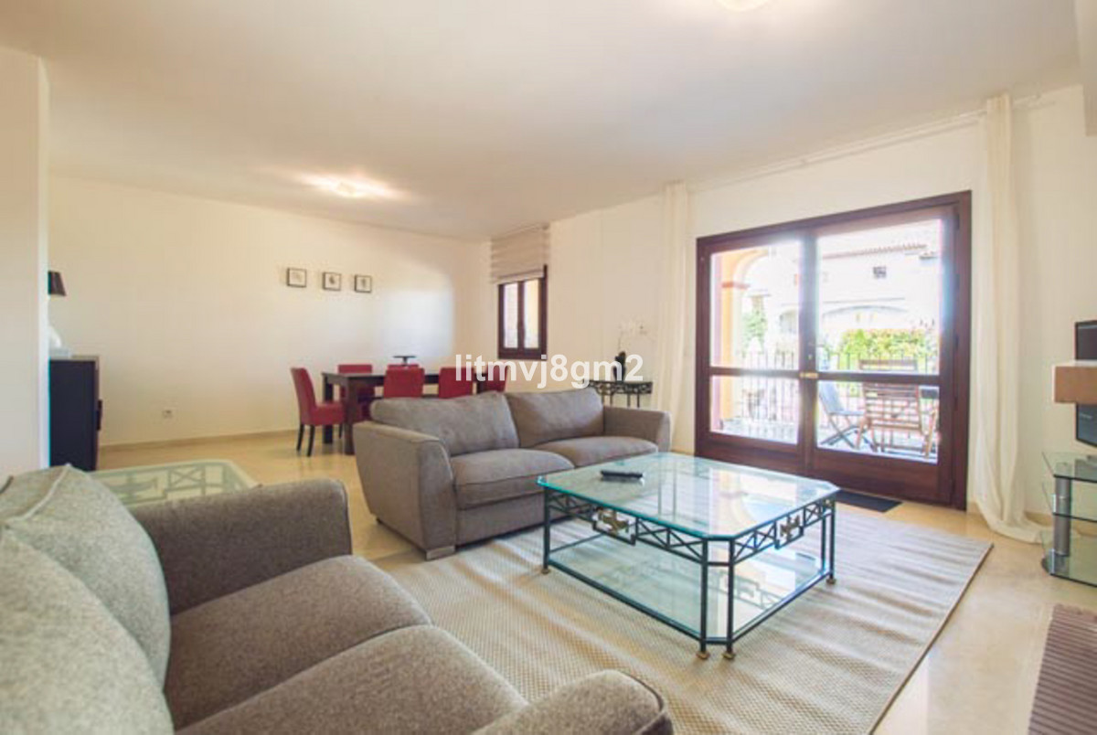 6 bedroom Townhouse For Sale in The Golden Mile, Málaga - thumb 4
