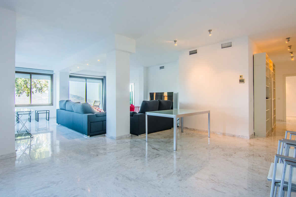 2 bedroom Apartment For Sale in La Mairena, Málaga - thumb 3