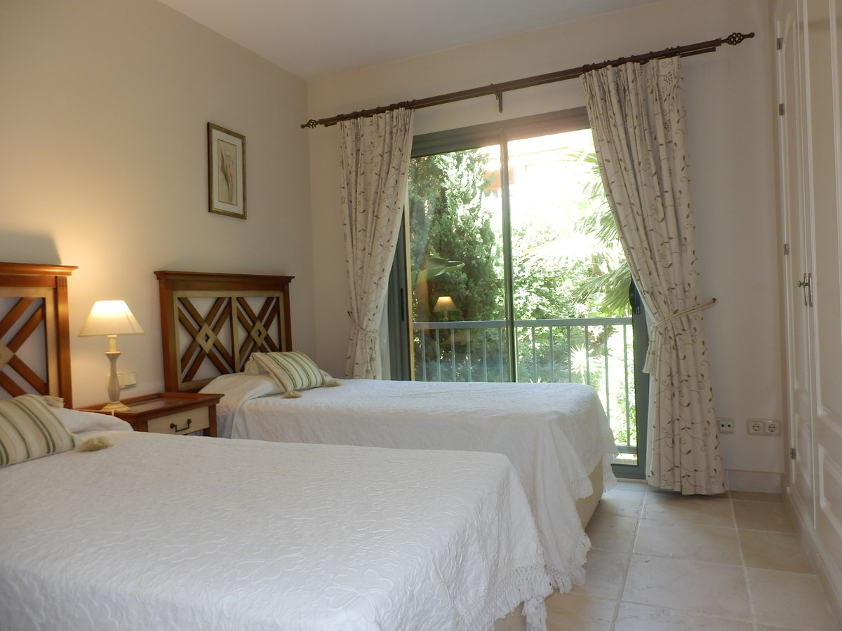 2 bed Property For Sale in Benahavís, Costa del Sol - thumb 8