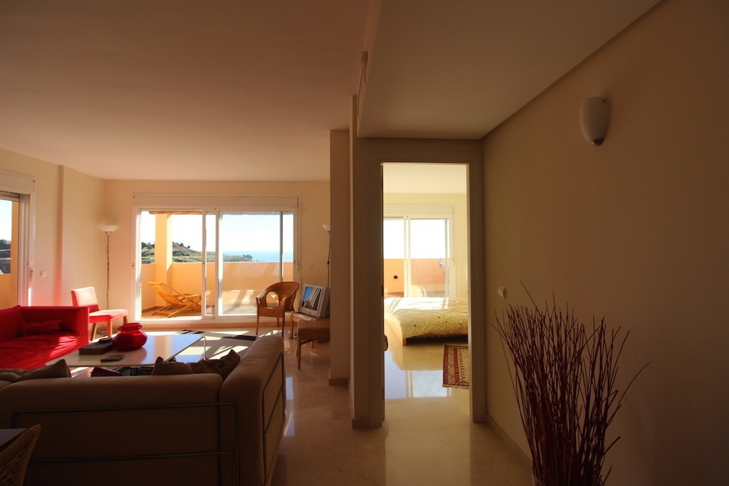 Apartamento Planta Media en Calahonda, Costa del Sol
