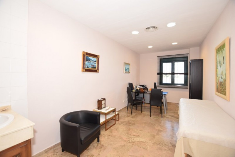 0 bedroom Commercial Property For Sale in San Pedro de Alcántara, Málaga - thumb 7